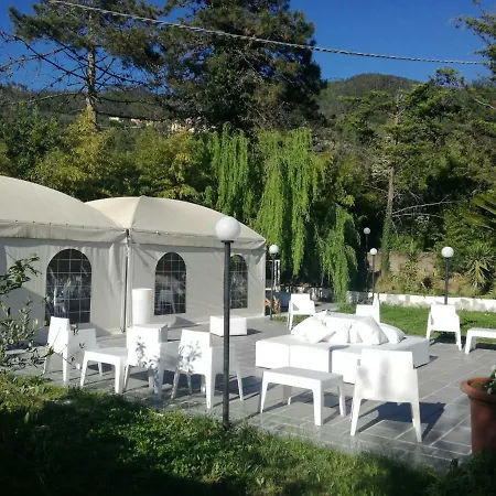 Costa Morroni 레반토